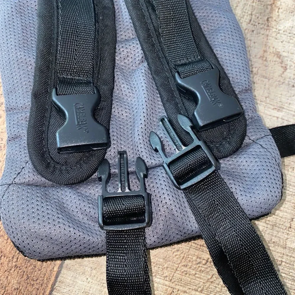 Camelbak Black Rogue Backpack Hiking Camping Running Black no bladder